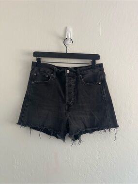 GAP Cheeky Short Sky High Black Dark Wash Distressed Jean Short Womens Size 30